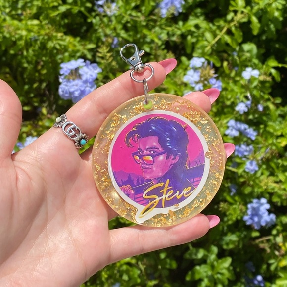 Stranger Things Purple Steve Harrington Cartoon & Gold Flakes Keychain Bag Charm - Picture 13 of 17